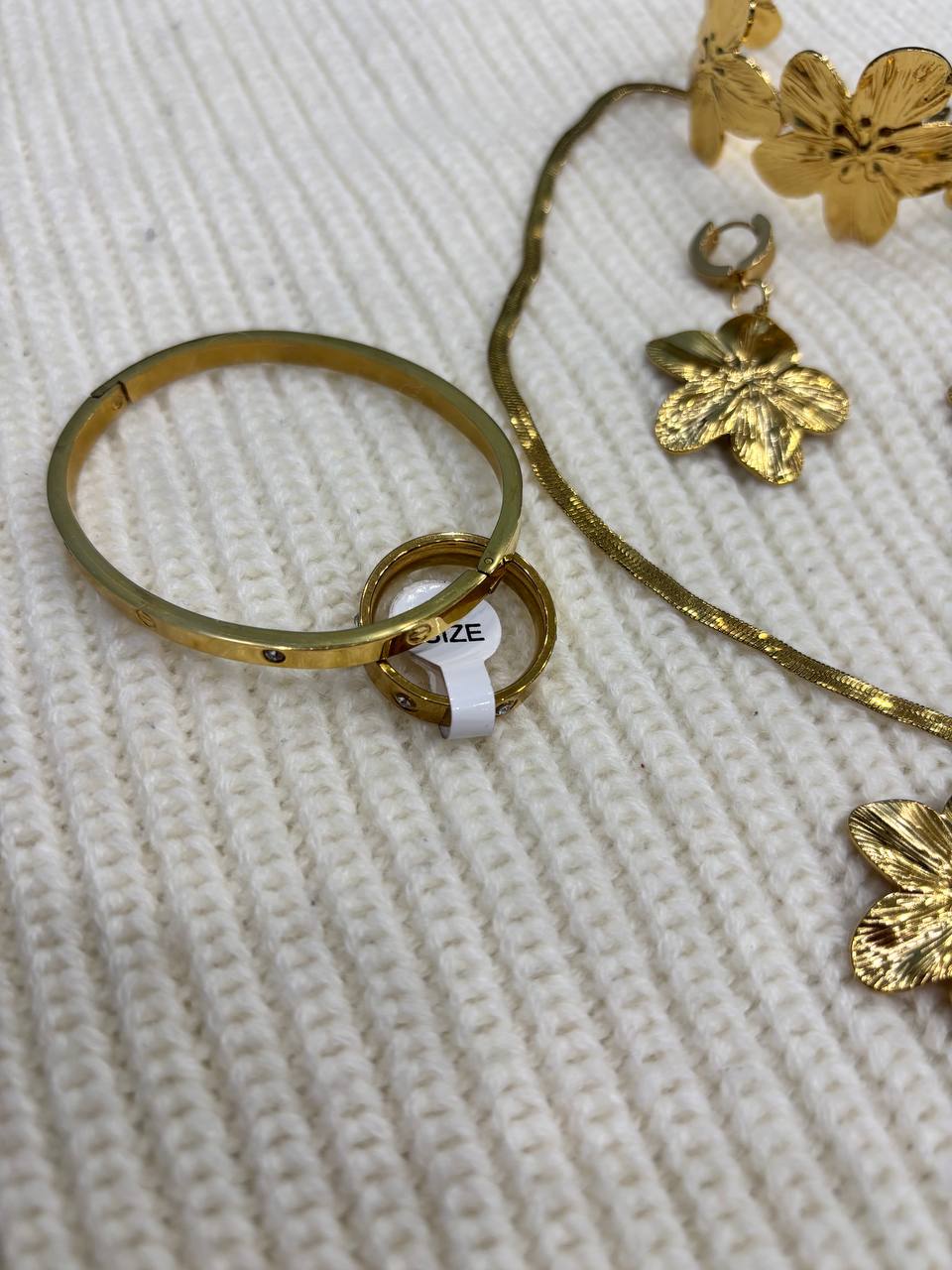 Parure Flora – Élégance dorée & cadeaux exclusifs ✨