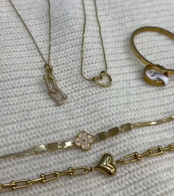 Pack 6 pièces (2 colliers, 3 gourmettes et une bague)