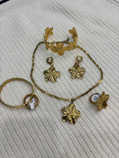 Parure Flora – Élégance dorée &amp; cadeaux exclusifs ✨