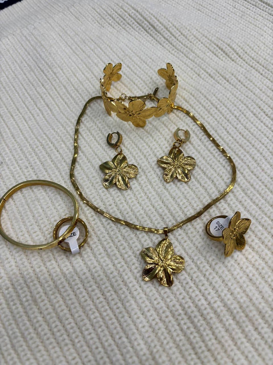 Parure Flora – Élégance dorée &amp; cadeaux exclusifs ✨